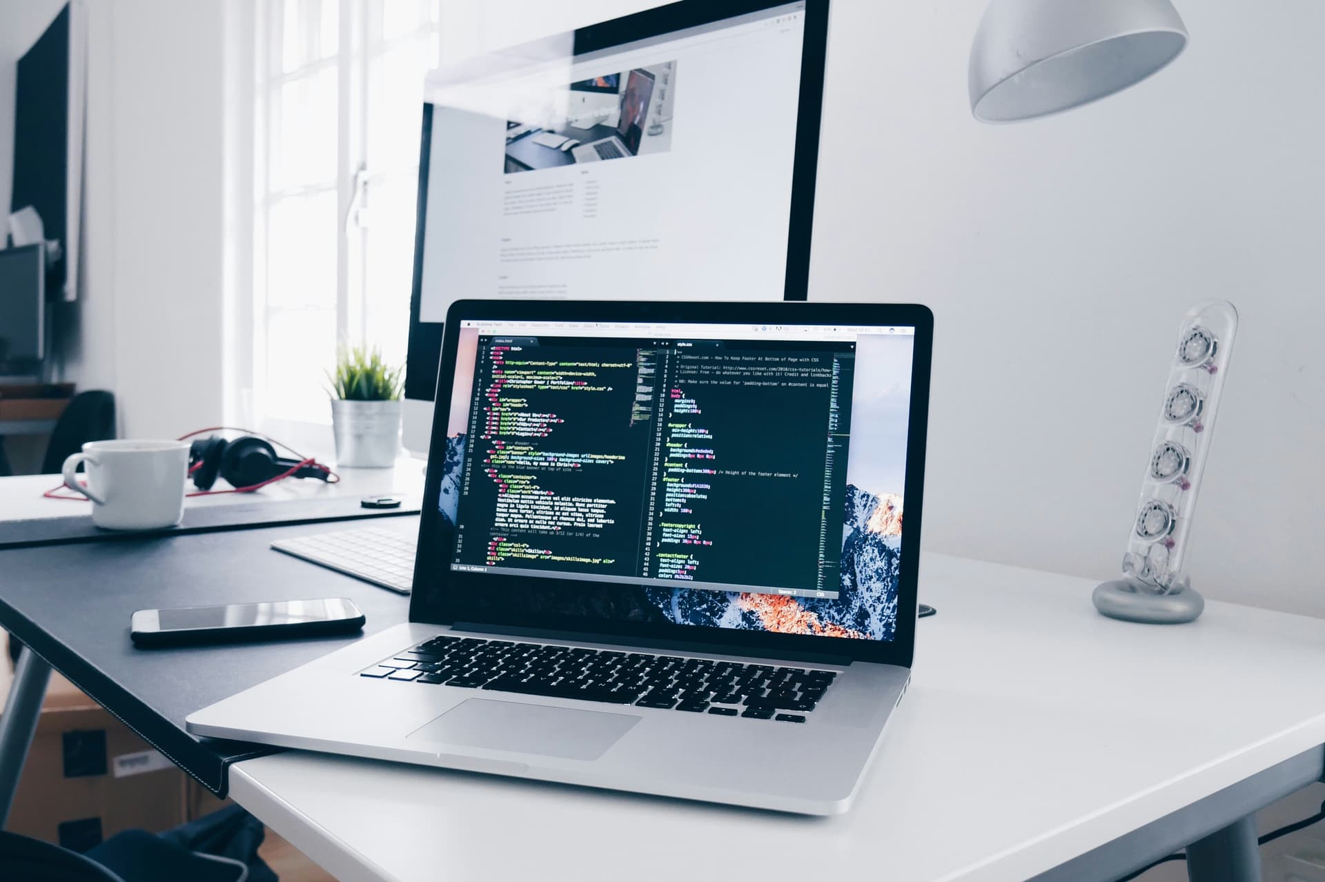 Custom Software Development vs Off-the-Shelf: Which Is Right for Your Business?